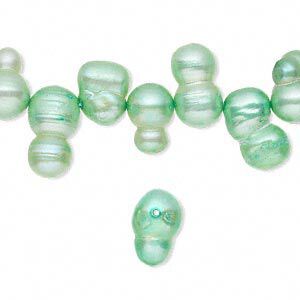 Pearl, cultured freshwater (dyed), shamrock, 9x6mm-14x8mm peanut, D- grade, Mohs hardness 2-1/2 to 4. Sold per 16-inch strand.