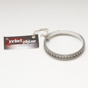 Bracelet, bangle 1pkg1, glass and antique silver-finished steel, clear, 11mm weaved rim, 8 inch.