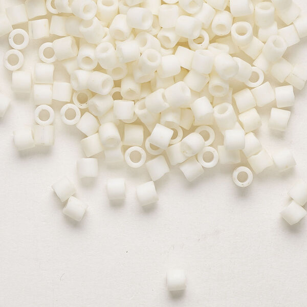 Seed bead, Delica®, glass, pkg/50g, #8 round, opaque matte glazed luster cream (DBL-0352). image number 0