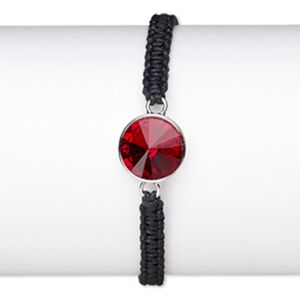 Bracelet, glass / nylon / silver-finished brass / steel, black and red, 16mm rivoli with macramé design, 6-1/2 inches with 3-inch extender chain and lobster claw clasp. Sold individually.