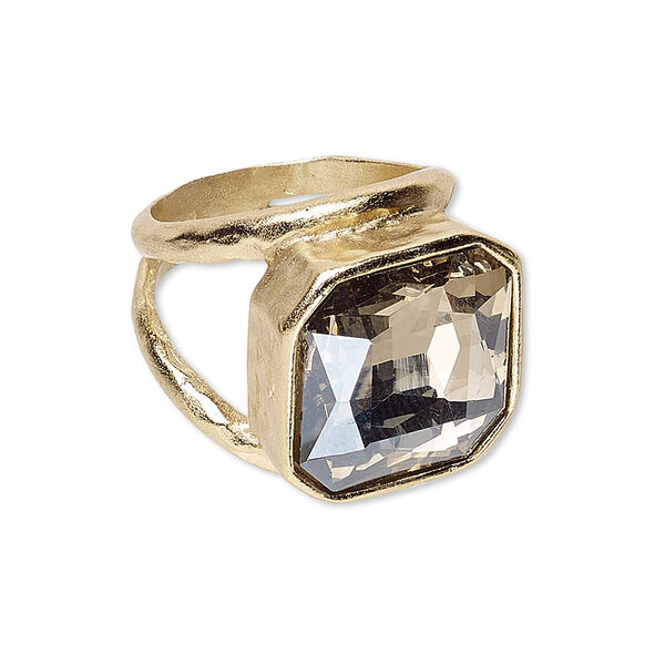 Ring, glass and gold-finished "pewter" (zinc-based alloy), champagne, 19x19mm hammered square, size 8. Sold individually. image number 0