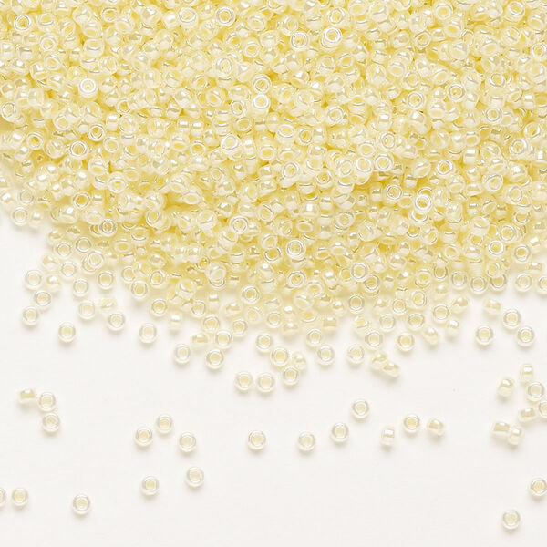 Seed bead, Miyuki, glass, pkg/250g, #15 rocaille, opaque inside dyed color luster butter cream alabaster base (RR-527). image number 0