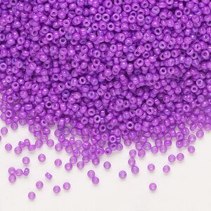 Seed bead, Miyuki, glass, pkg/250g, #15 rocaille, opaque outside dyed red violet, (RR-1378).