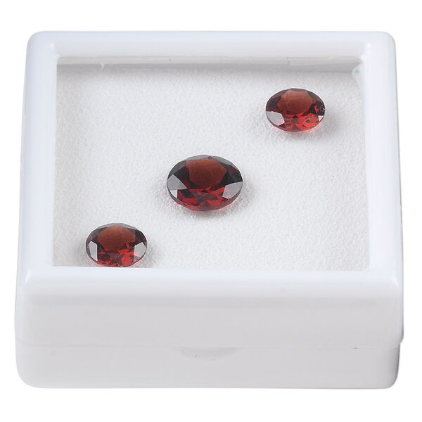 Gem, garnet (natural), two 8mm and one 10mm faceted round, A grade, Mohs hardness 7 to 7-1/2. Sold per pkg of 3. image number 0