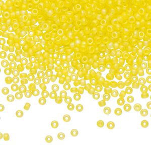 Seed bead, TOHO BEADS®, glass, pkg/7.5g, #11 round, translucent rainbow frosted lemon (TR-11-175F).