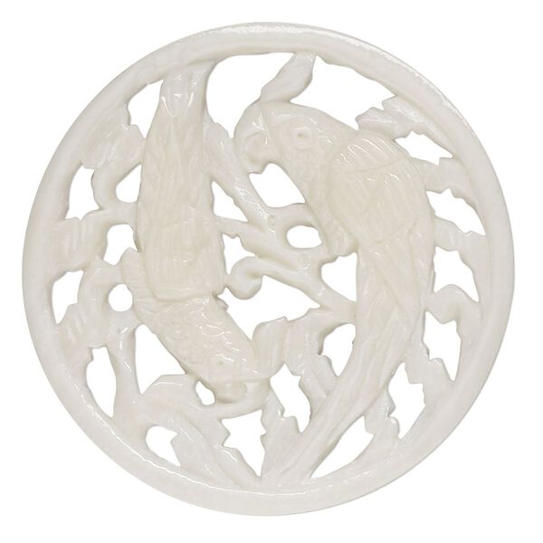Focal, camel bone (bleached), white, 40mm cutout round with two parrots, Mohs hardness 2-1/2. Sold individually. image number 0
