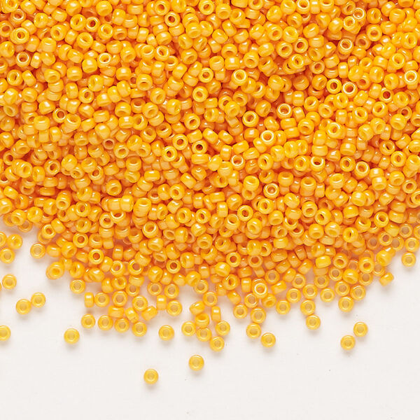 Seed bead, Miyuki, glass, pkg/250g, #15 rocaille, opaque outside dyed squash, (RR-1478). image number 0