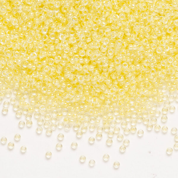 Seed bead, Miyuki, glass, pkg/250g, #15 rocaille, translucent yellow-lined luster crystal clear (RR-201). image number 0
