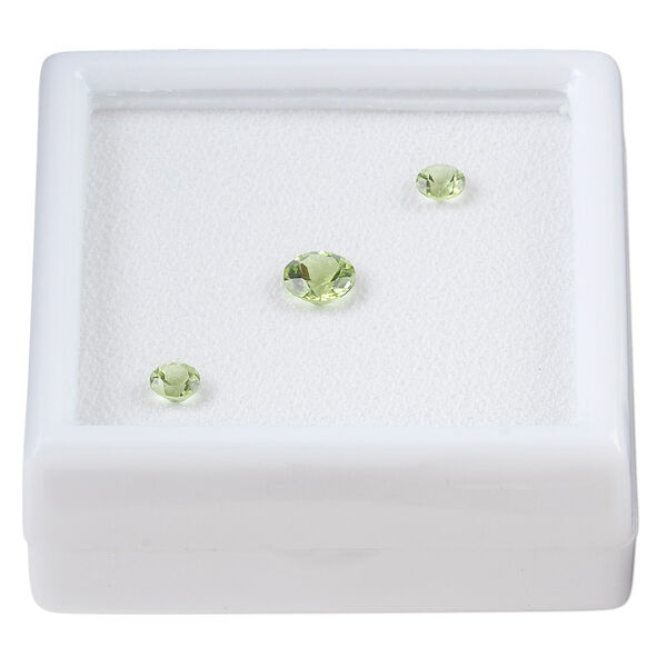 Gem, peridot (natural), (2) 4mm and (1) 6mm faceted round, A grade, Mohs 6-1/2 to 7. Sold per 3-piece set. image number 0