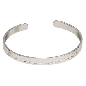 Bracelet, "pewter" (zinc-based alloy), pkg/1, 6-1/2-inch cuff, silver finish.