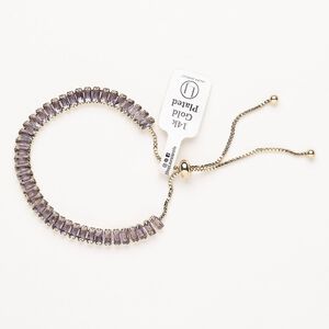 Bracelet, adjustable, brass / glass / silicone, pkg/1, 6 to 10 inches, gold plate and alexandrite.