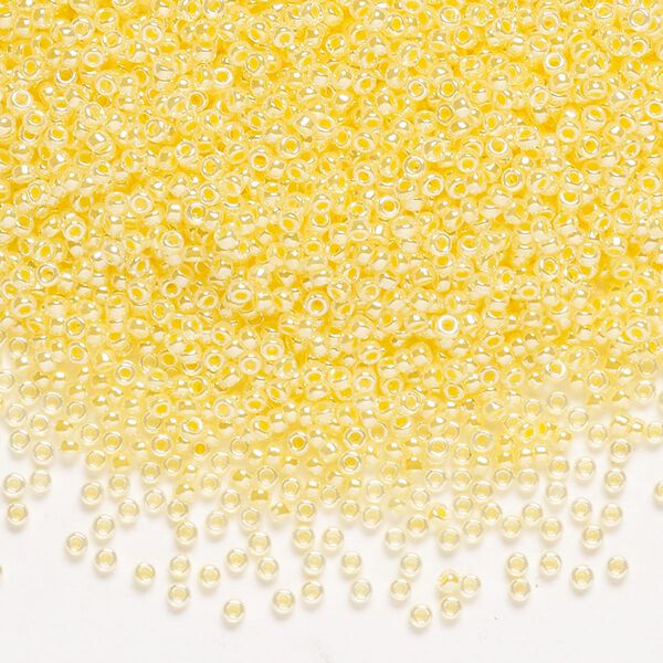 Seed bead, Miyuki, glass, pkg/250g, #15 rocaille, opaque inside dyed color luster light daffodil alabaster base (RR-516). image number 0