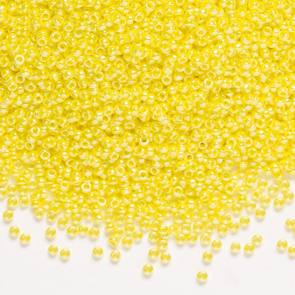 Seed bead, Miyuki, glass, pkg/250g, #15 rocaille, opaque luster yellow (RR-422). image number 0