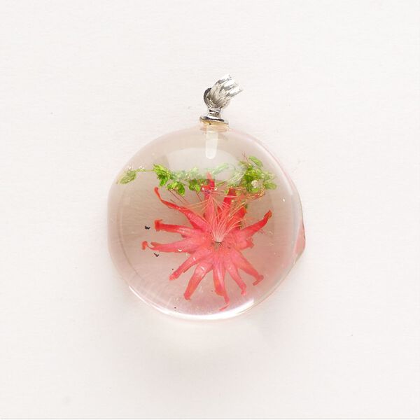 Drop, resin, pkg/1, red/green/clear, 20mm domed round with flower. image number 0