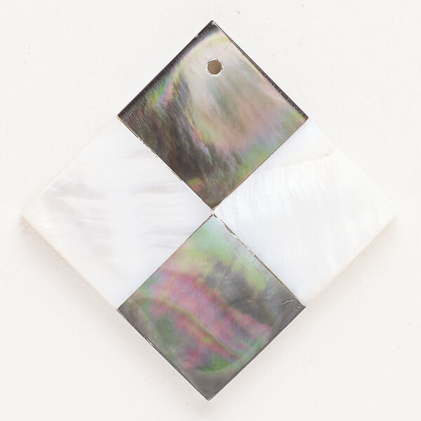 Focal mother-of-pearl shell black lip shell 1pk 48mm flat diamond, bleached assembled image number 0