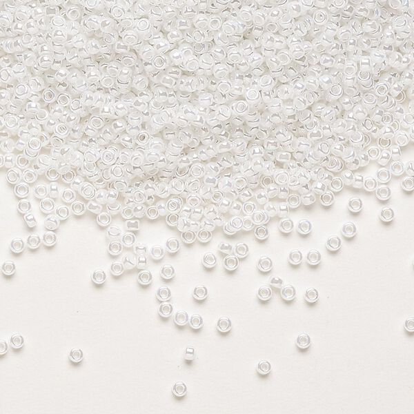 Seed bead, Miyuki, glass, pkg/35g, #15 rocaille, opaque luster white pearl (RR-420). image number 0