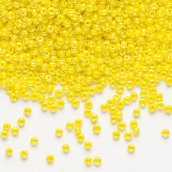 Seed bead, Preciosa Ornela Czech glass, pkg/50g, #11 rocaille, opaque rainbow lemon yellow, (84110). image number 0