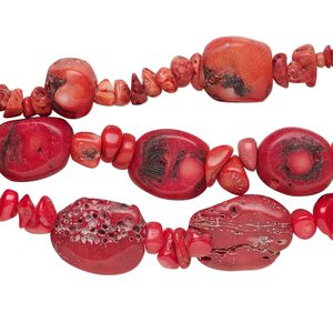 Bead mix, bamboo coral (dyed), light to dark red, small to extra-large chip, Mohs hardness 3-1/2 to 4. Sold per pkg of (3) 8-inch strands.