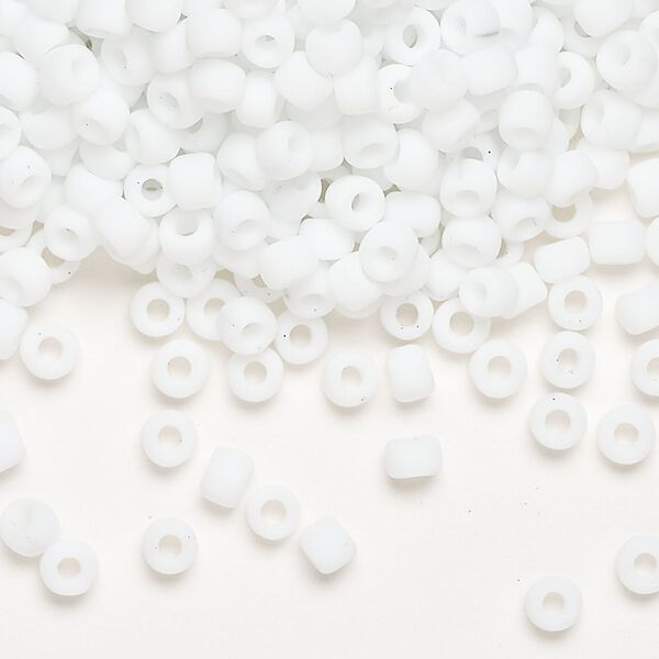 Seed bead, Dyna-Mites™, glass, opaque matte white, #6 round. Sold per 1/2 kilogram pkg. image number 0