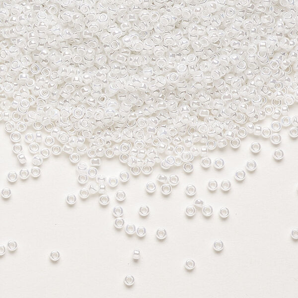 Seed bead, Miyuki, glass, pkg/35g, #15 rocaille, opaque luster white pearl (RR-420). image number 0