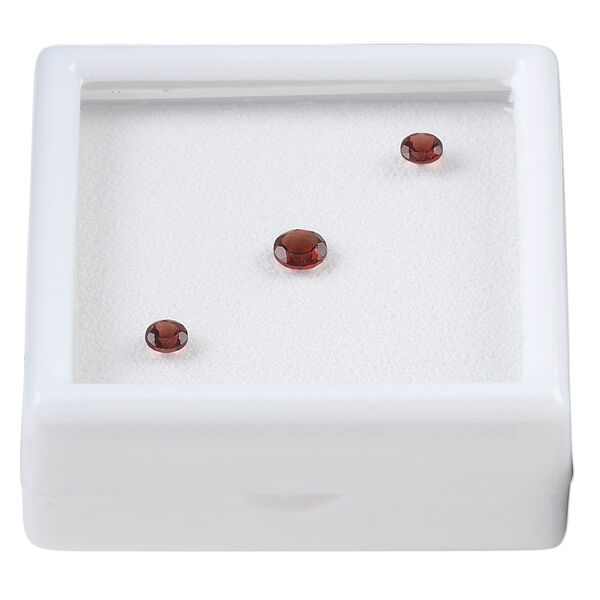 Gem, garnet (natural), two 4mm and one 6mm faceted round, A grade, Mohs hardness 7 to 7-1/2. Sold per pkg of 3. image number 0