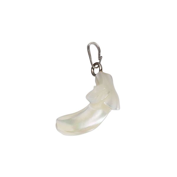 Pendant, mother-of-pearl shell (bleached) / antique silver-finished "pewter" (zinc-based alloy) / steel, 19x10mm-23x12mm single-sided carved curved banana. Sold individually. image number 0
