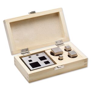 Disc cutter, steel and wood, 7 x 4 x 2-inch base for cutting 10x10mm-27x27mm squares. Sold per 5-piece set.