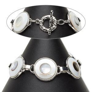 Bracelet, freshwater pearl shell (natural / bleached) and silver-plated "pewter" (zinc-based alloy), white, 22mm flat round, 7 inches with textured toggle clasp. Sold individually.