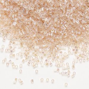 Seed bead, Delica®, glass, pkg/50g, #15 round, translucent rainbow pink mist (DBS-1243).
