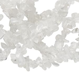 Bead, glass, clear, medium chip. Sold per 34-inch strand.